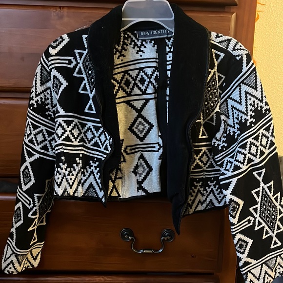 Aztec cropped jacket - Picture 1 of 2